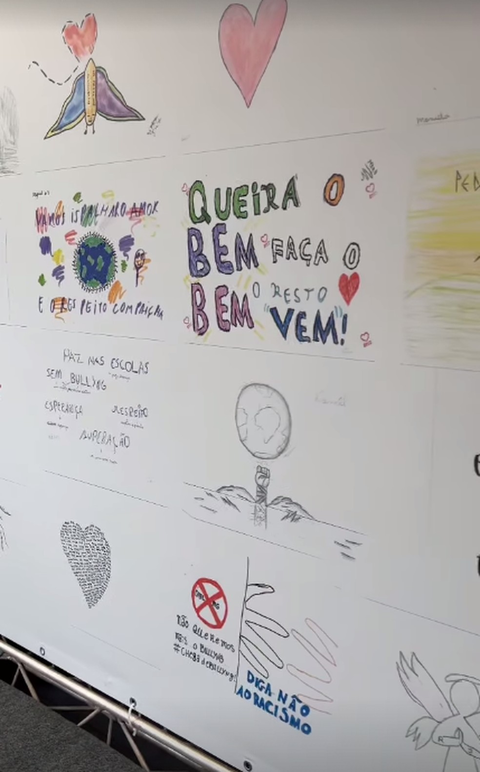 'Faça o bem': mural inspirador feito por alunos da Escola Thomazia Montoro, vítima de ataque em março — Foto: Divulgação / Gov. SP