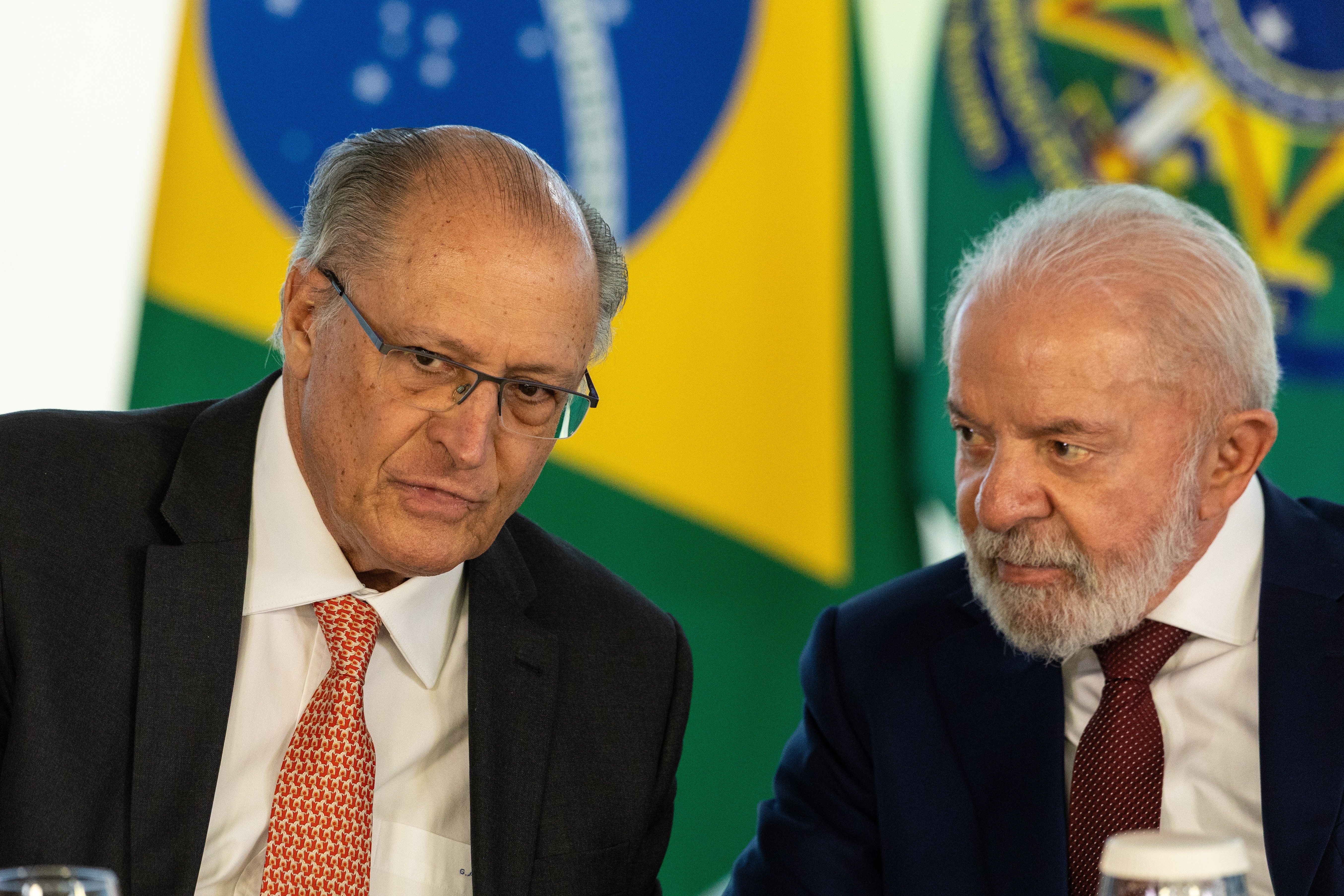 PSB vai a Lula defender a perman&ecirc;ncia de Alckmin, que resiste a disputar elei&ccedil;&atilde;o em S&atilde;o Paulo