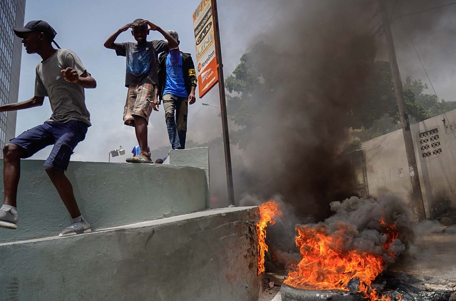 Haitianos protestam contra alta dos preços e falta de combustível em Porto Príncipe