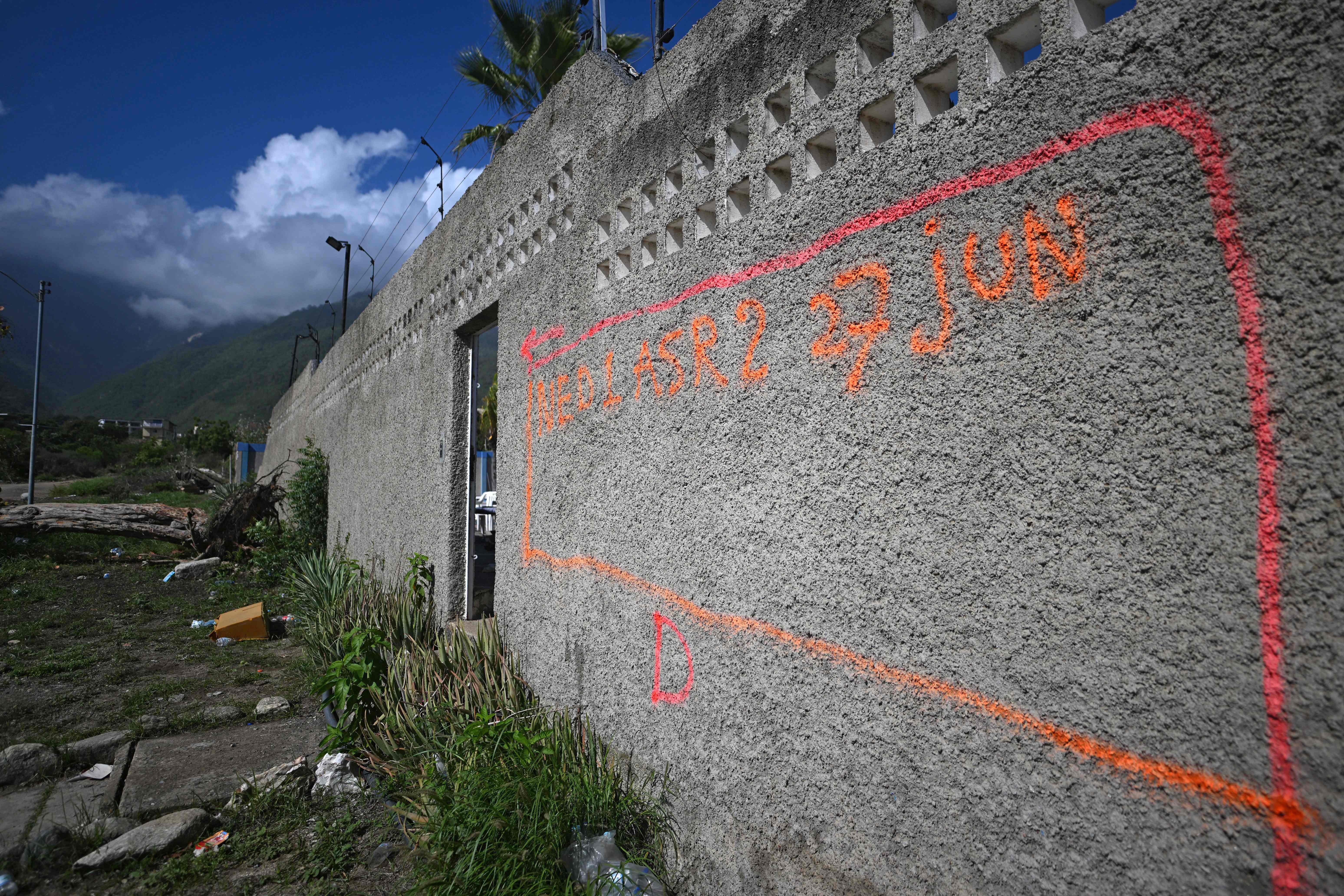 Uma semana após terremotos, número de mortos na Venezuela chega a 2.295 e país decreta sete dias de luto oficial