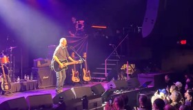 Bruce Springsteen interpreta canção contra o ICE em Minneapolis, nos EUA