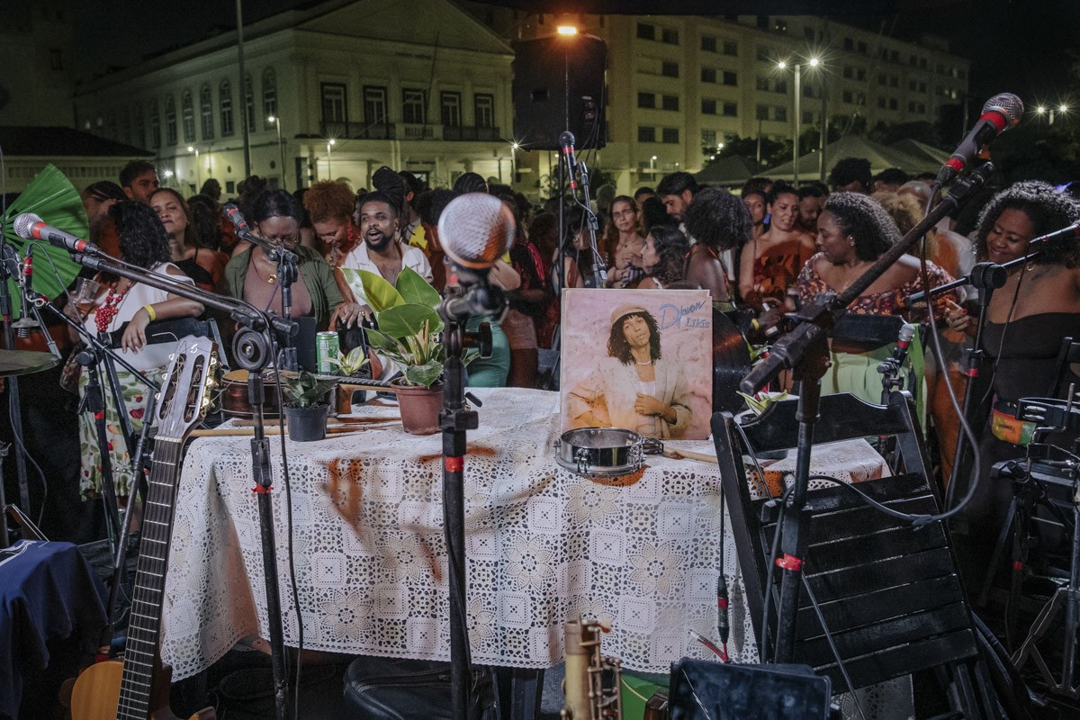 Nascida na Lapa, roda de samba que homenageia Djavan vira sensação na cidade e ganha edições em São Paulo e Minas