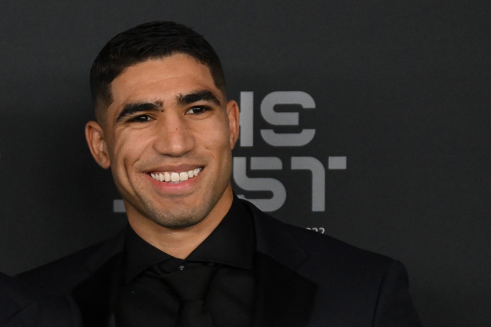 Achraf Hakimi, do PSG e da seleção marroquina, durante o prêmio The Best — Foto: FRANCK FIFE/AFP