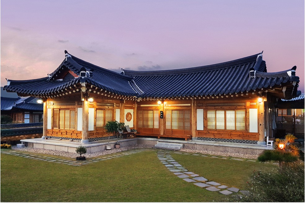 De cabanas nas alturas a casas adaptadas a cadeirantes, Airbnb lança