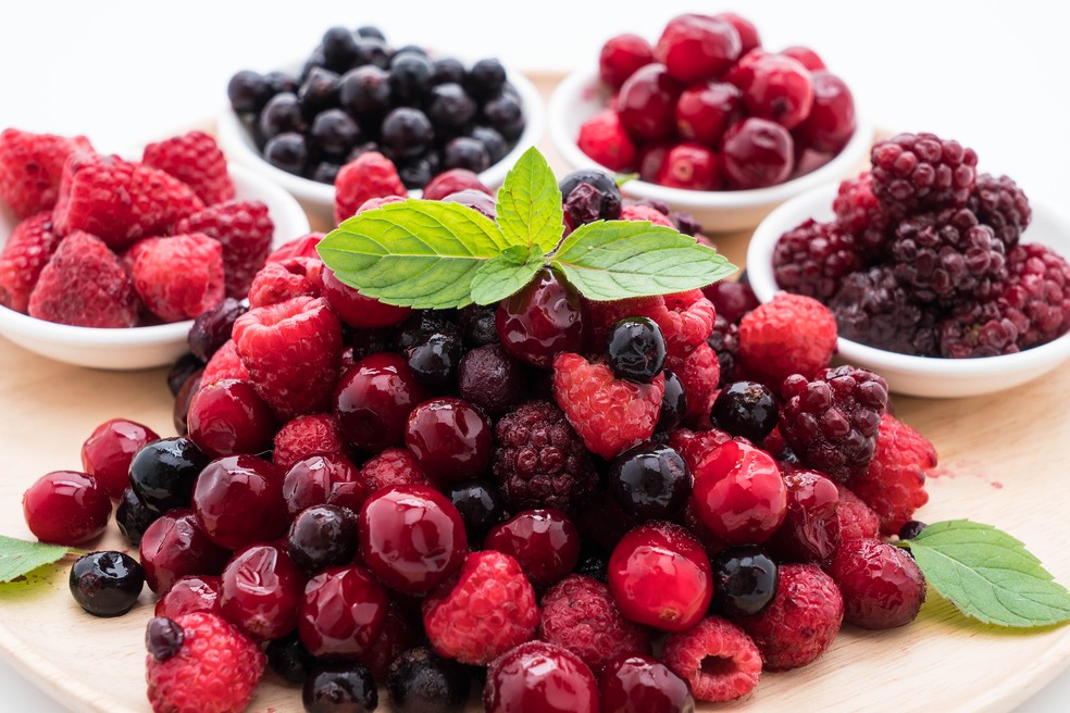 As frutas vermelhas se destacam pelo alto teor de antioxidantes — Foto: Freepik