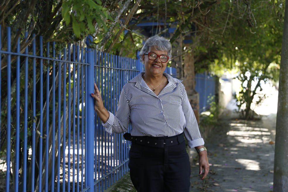 Marli Coutinho, ex-professora de Lucas Paquetá na Ilha — Foto: Alexandre Cassiano / Agência O Globo
