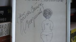 Desenho com autógrafo e dedicatória de Braguinha, parceiro de Pixinguinha em Carinhoso  — Foto: Roberto Moreyra