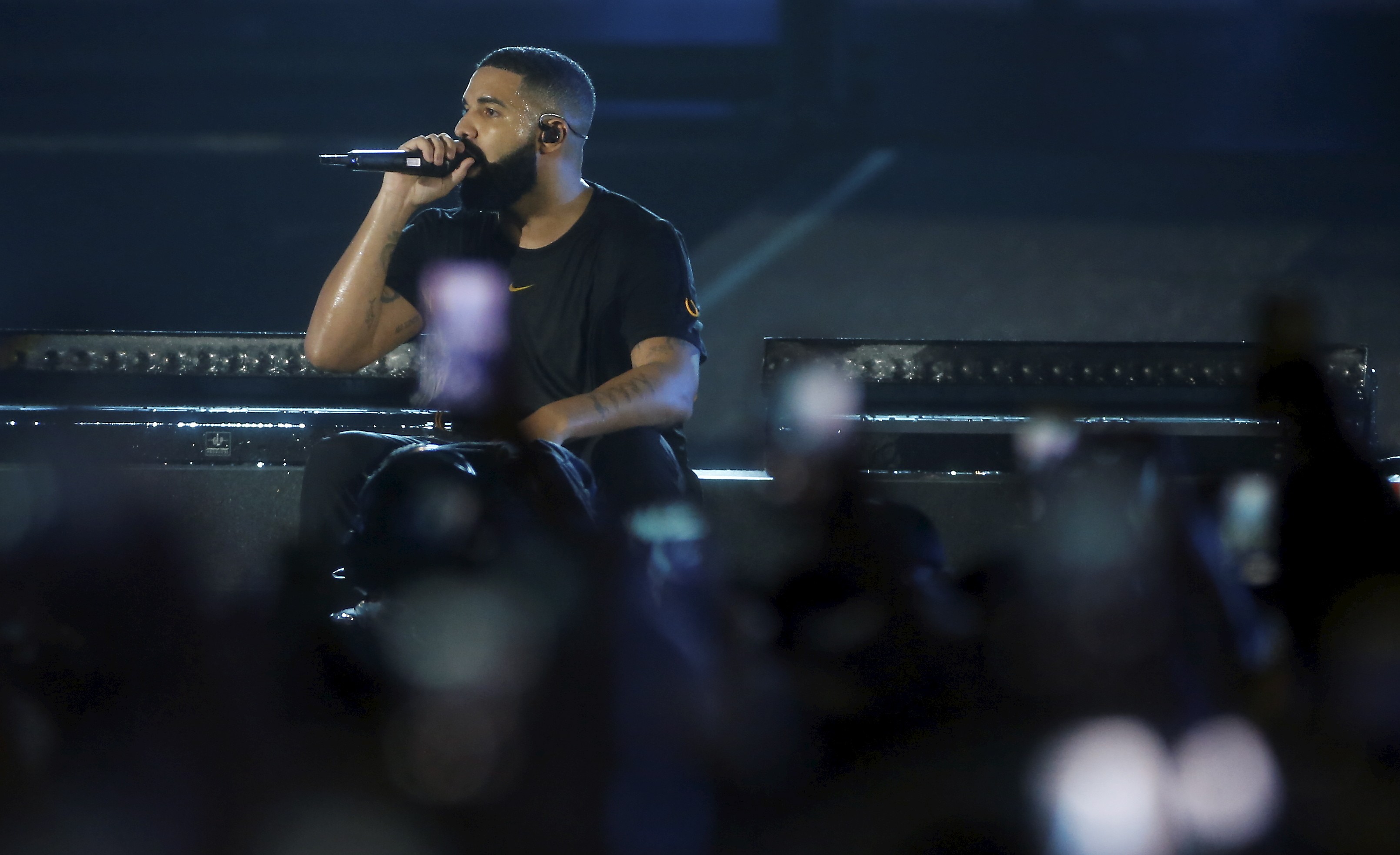 Drake lança 43 músicas de uma só vez, atacando nomes como Kendrick Lamar, Jay-Z e LeBron James