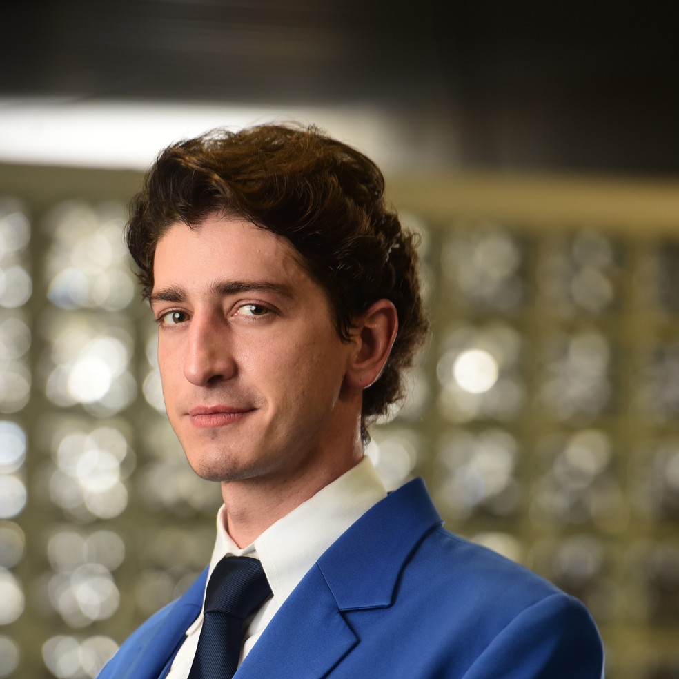 Johnny Massaro em "Máscaras de oxigênio não cairão automaticamente" — Foto: Divulgação/Daniel Chiacos