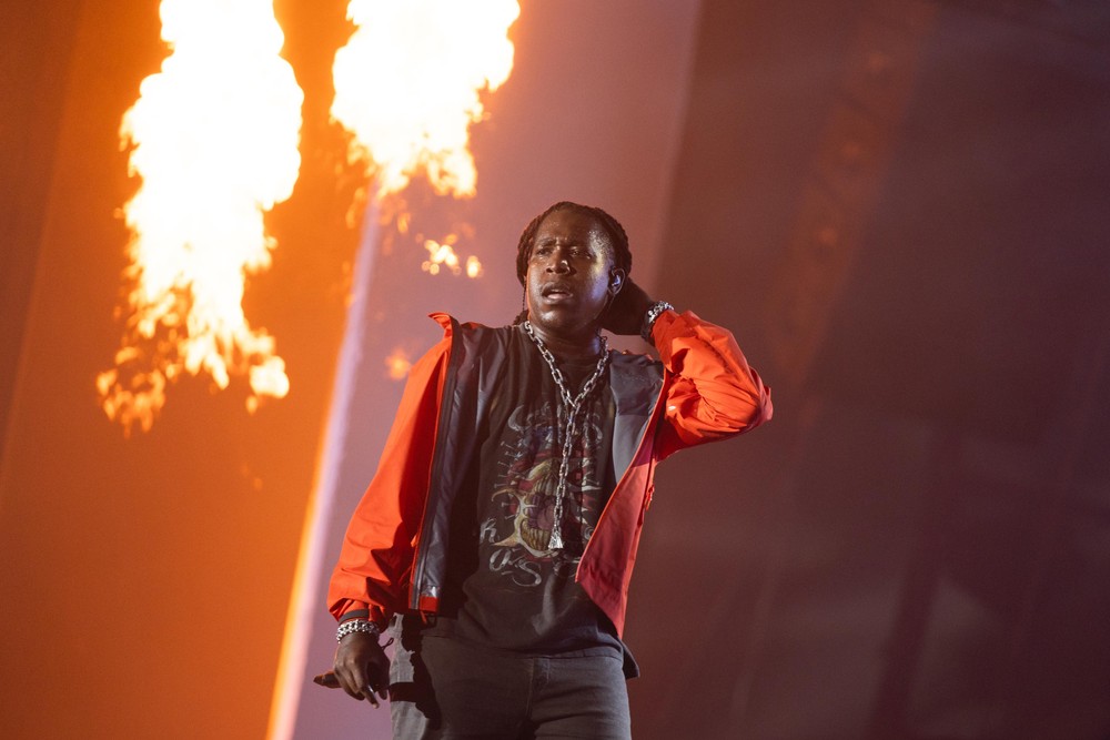 Don Toliver chega ao som da seleção brasileira e faz show com trap de