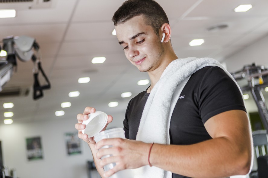 Whey, banho de gelo, massagem? As técnicas de recuperação pós-treino que realmente funcionam (e as que são apenas hype)