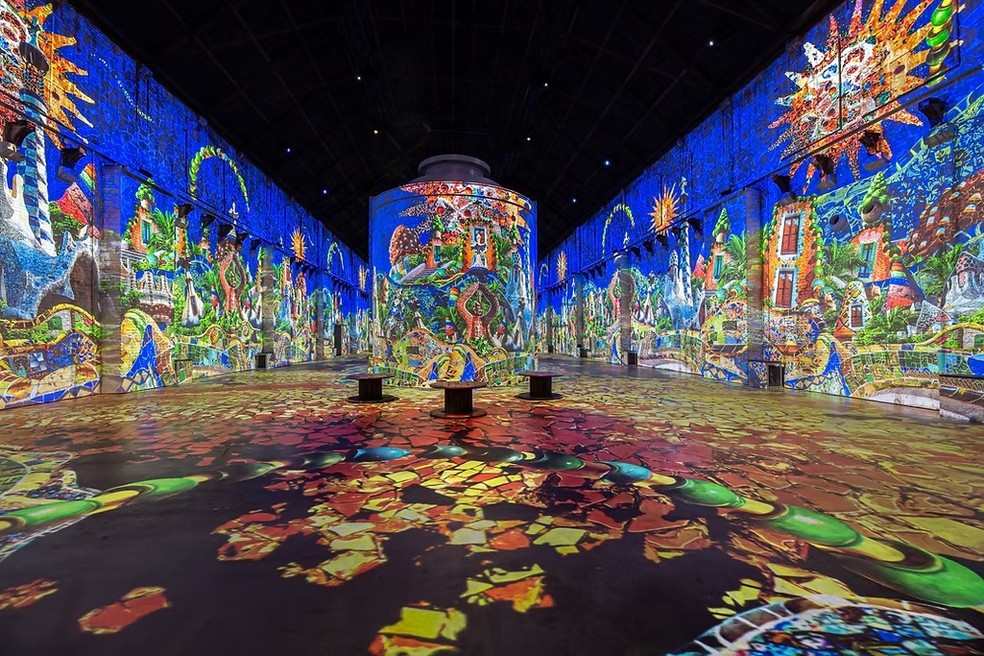 Projeção inspirada em Gaudí na mostra “Klimt e Gaudí: O impossível existe” — Foto: Divulgação/Klimt e Gaudí
