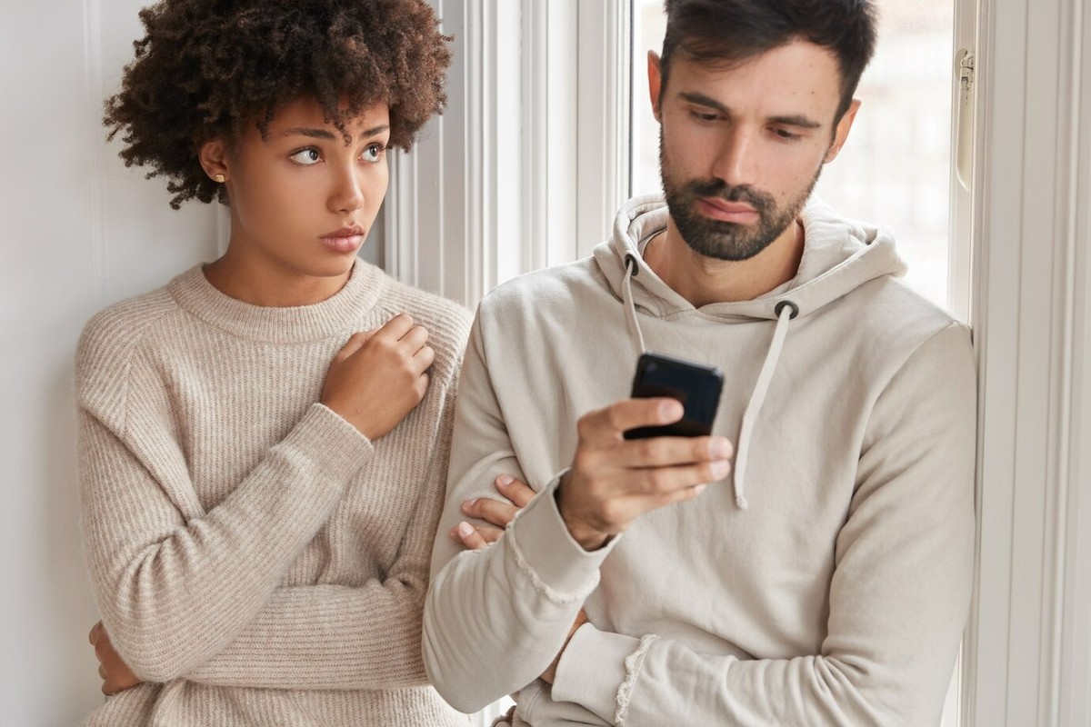 O Poder Destrutivo do Silêncio: Como o Abuso Psicológico Pode Afetar Sua Saúde