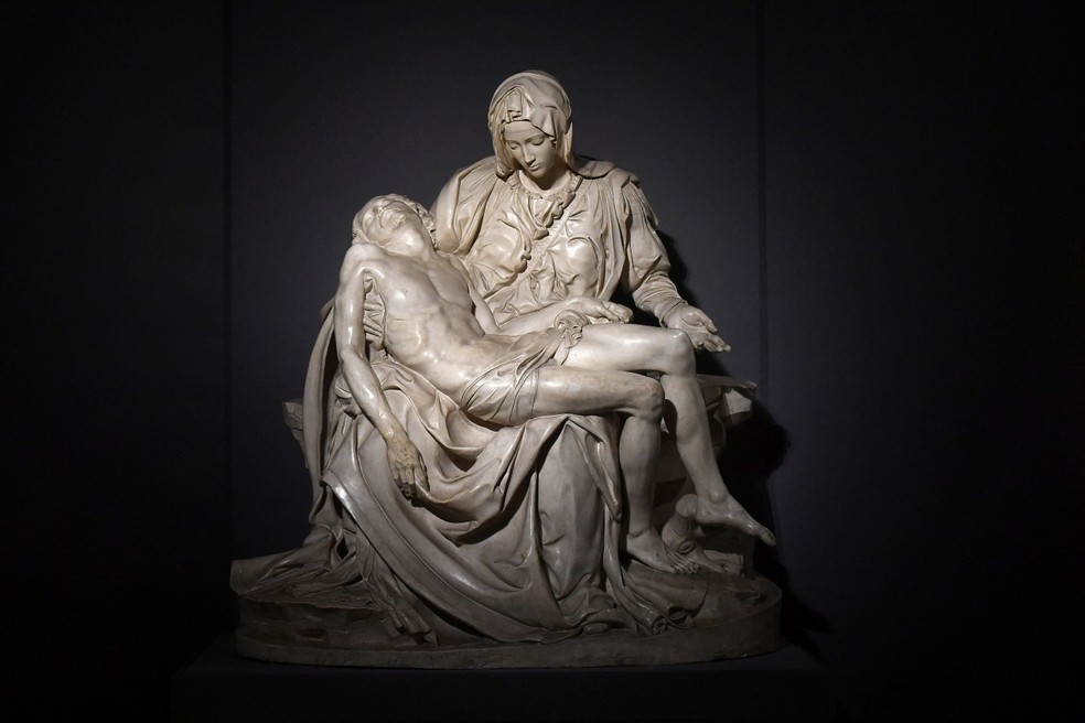 Pietà de Michelangelo, exposta no Vaticano REUTERS — Foto:         