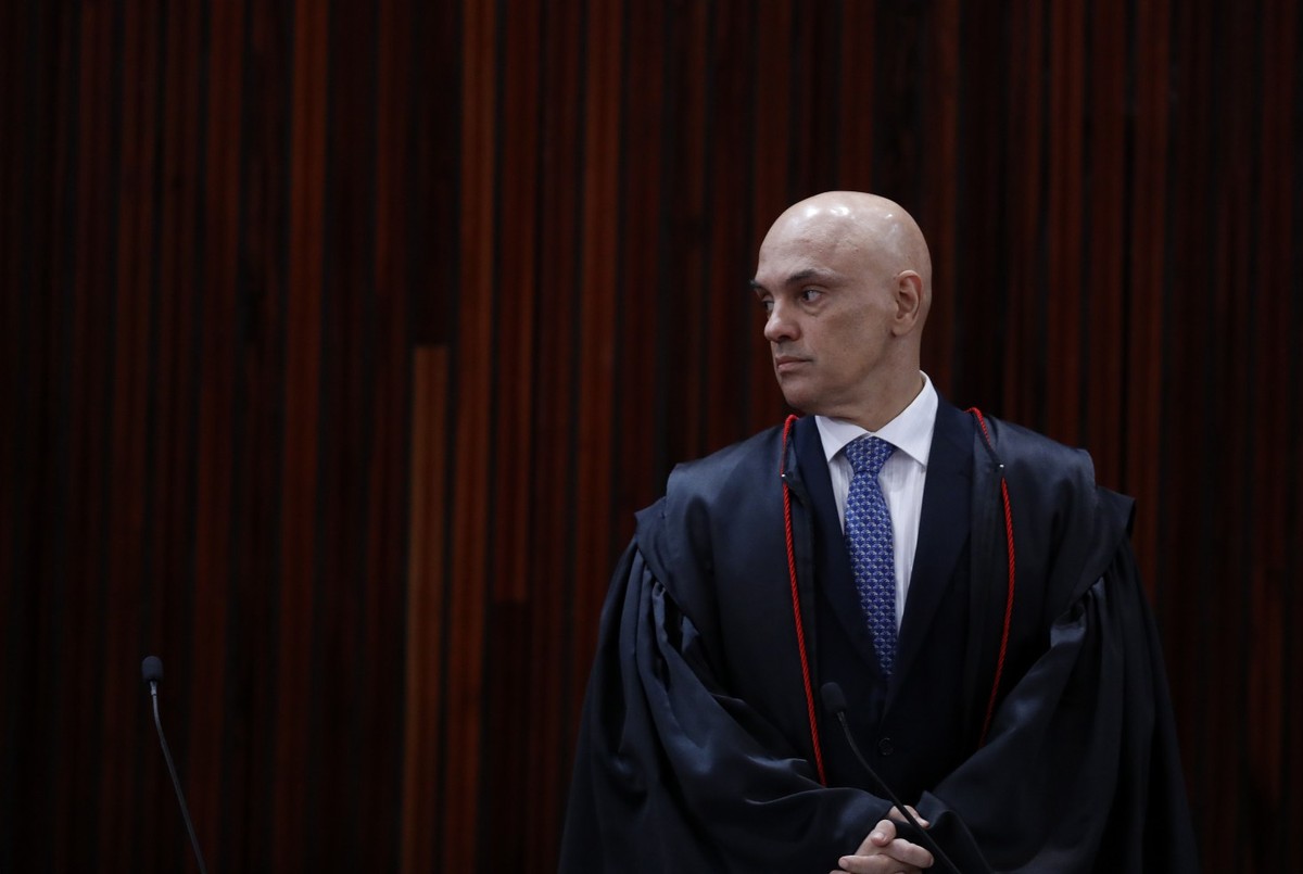 Pf aponta que moraes era monitorado por aliados de bolsonaro; veja mensagem