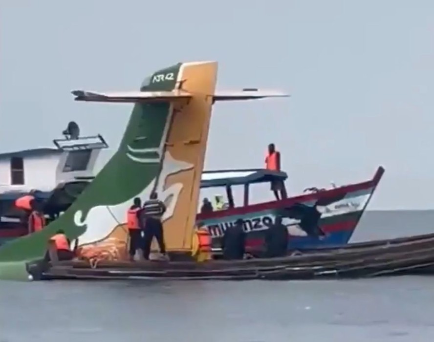 Avião com mais de 40 passageiros cai no Lago Vitória, na Tanzânia