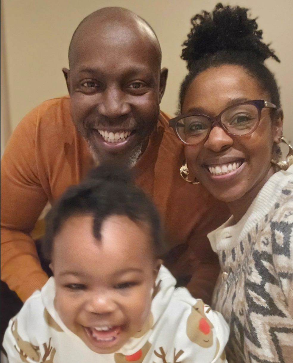 Jacqueline e David, com sua filha Elodie-Grace — Foto: Reprodução GoFundMe