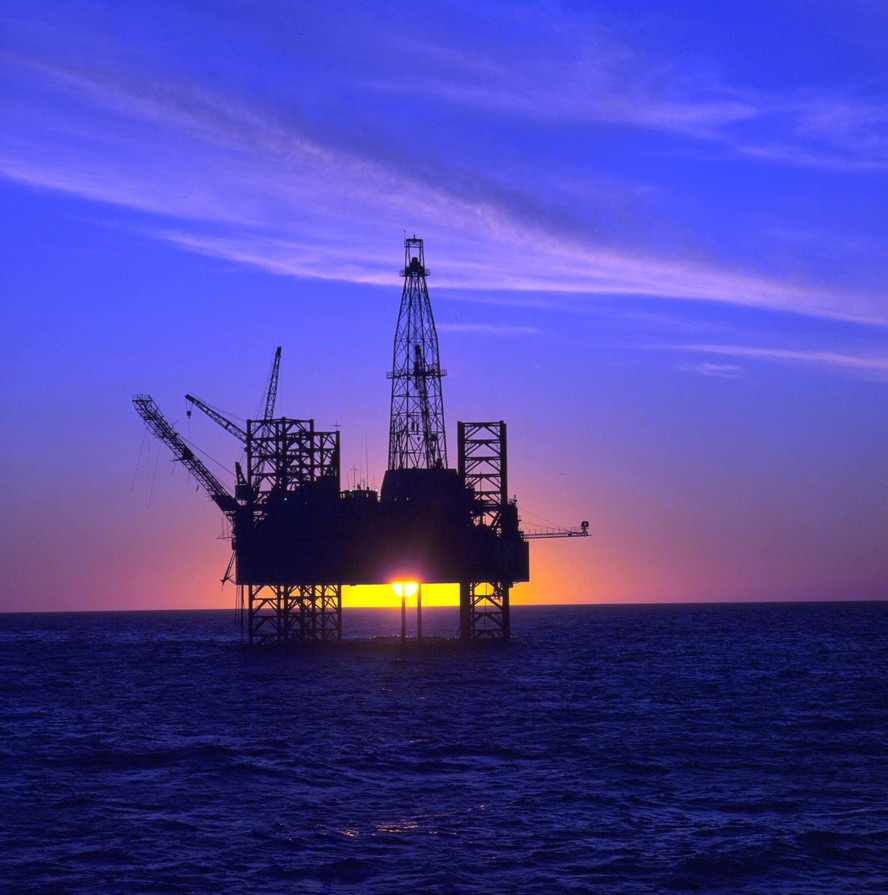 Cotação internacional de petróleo sobe após decisão da Arábia Saudita
