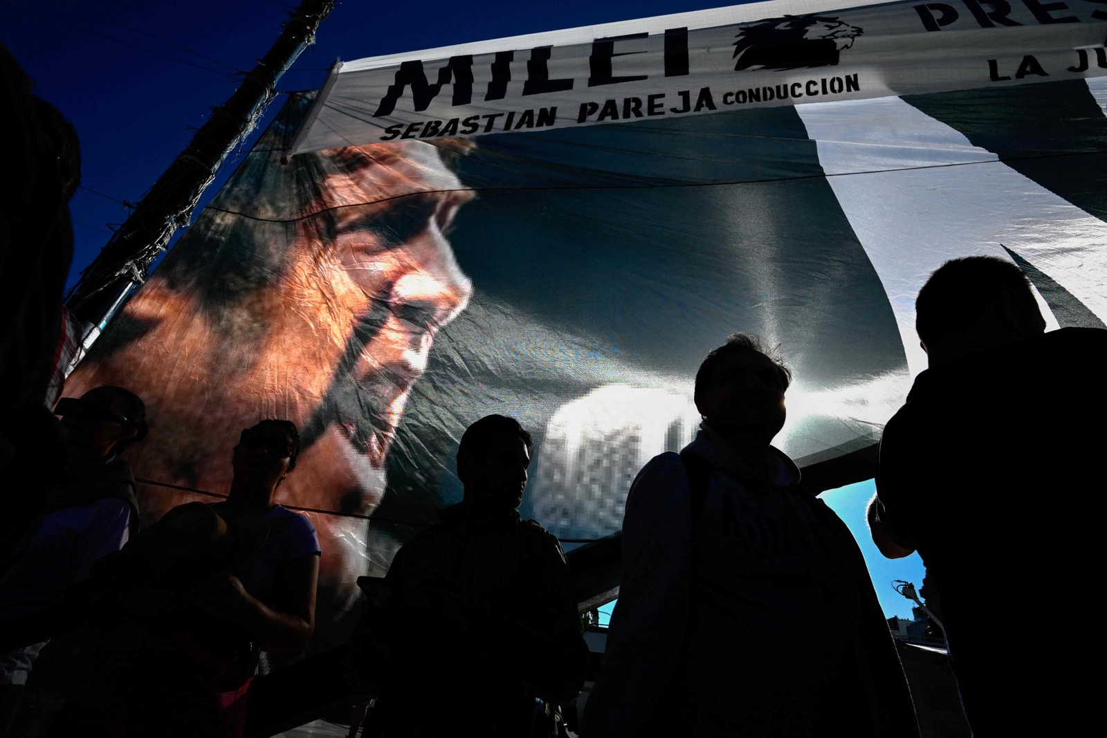Milei presidente: Ultraliberal assume poder na Argentina; saiba como