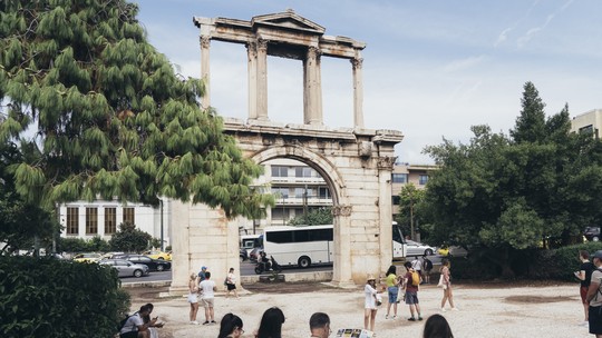 Grécia vive boom do turismo e crescimento econômico uma década após a crise 