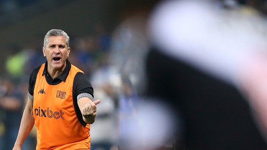 Bola de Cristal: chances de acesso do Vasco sobem para 58,3% após derrota do Londrina em casa