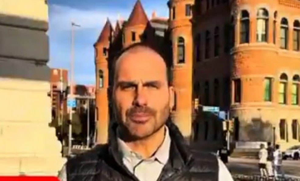 Nos EUA, Eduardo Bolsonaro anuncia licença na Câmara dos Deputados — Foto: Reprodução X