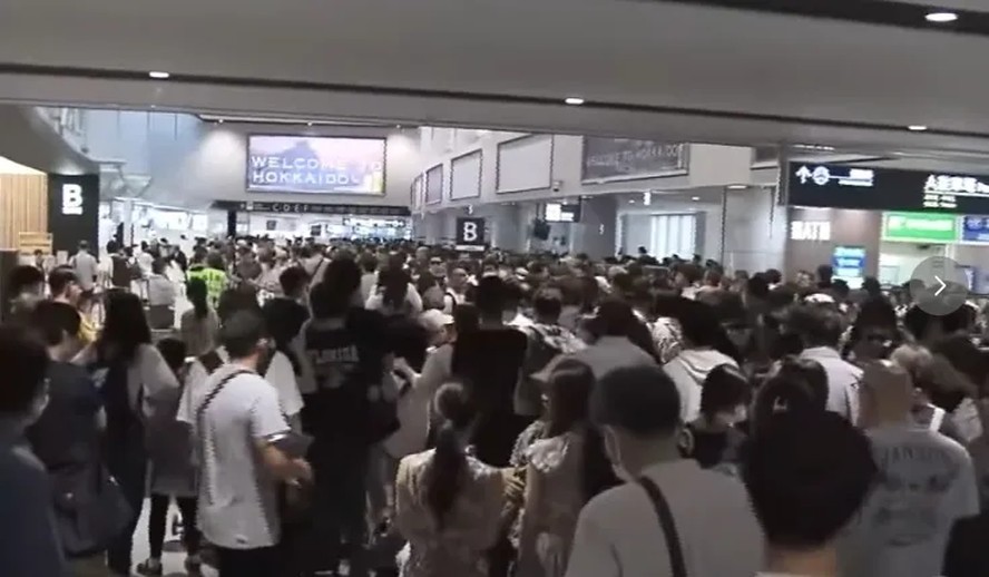 Caos no aeroporto de New Chitose, Japão