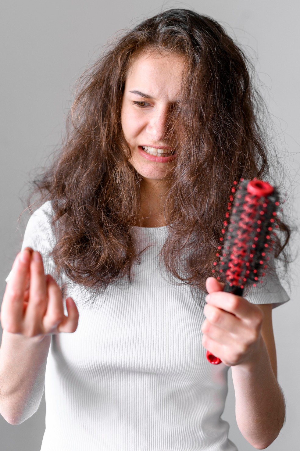 Queda de cabelo aumentou? Saiba quando é hora de investigar — Foto: Magnific