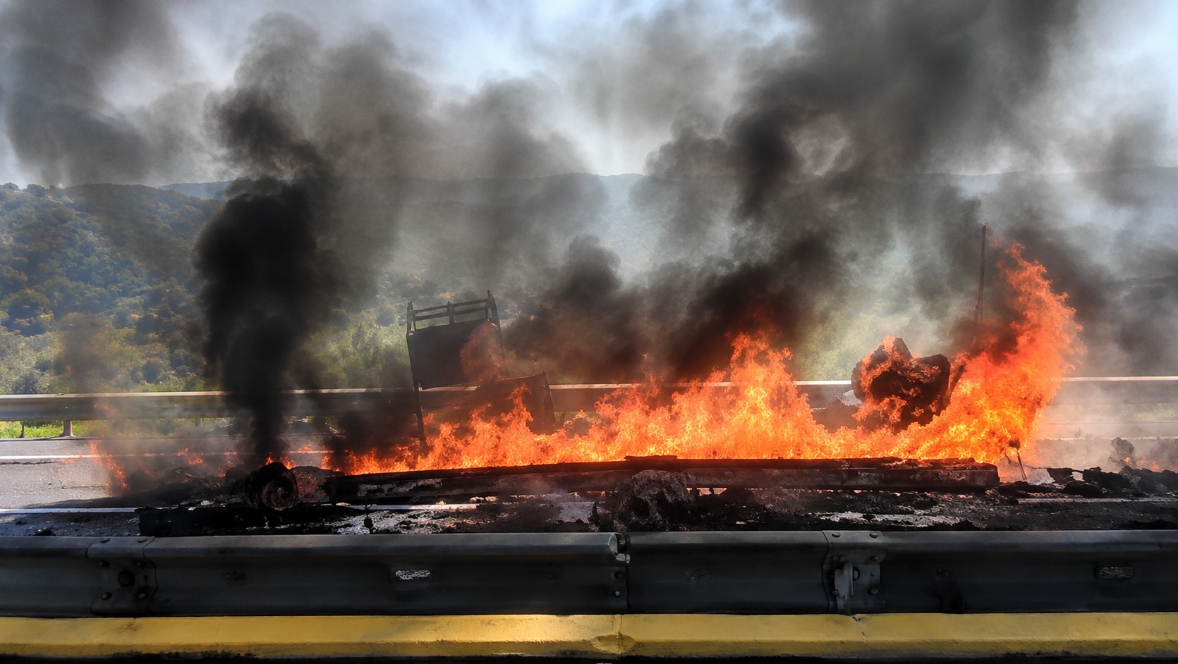 Tragédia no México: Colisão Múltipla em Rodovia Deixa 10 Mortos