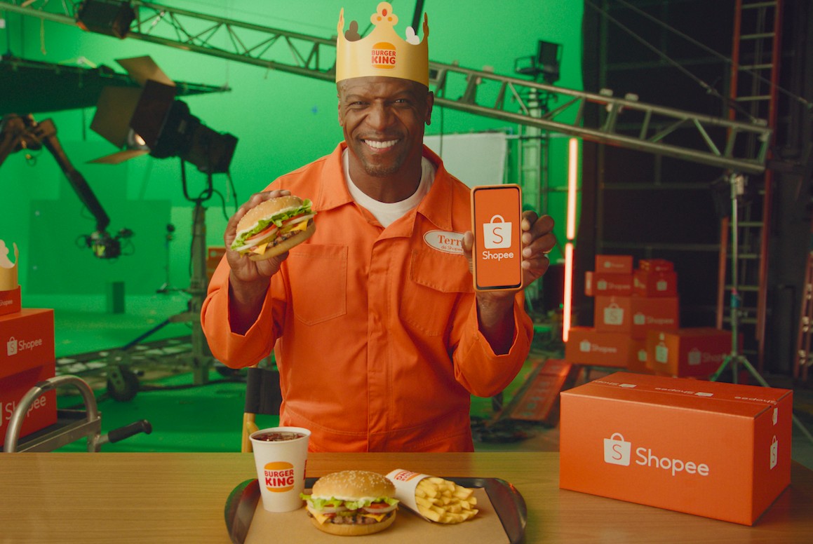 Terry Crews arruma ‘segundo emprego’ no Brasil em campanha que une BK e Shopee - QTU Questões do Universo