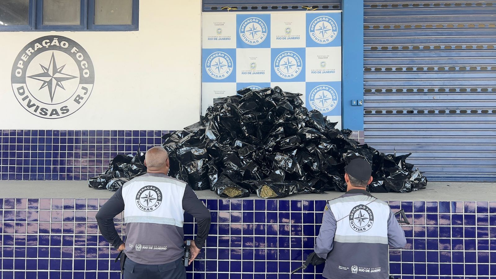Meia tonelada de maconha hidropônica é apreendida na Dutra, em Itatiaia