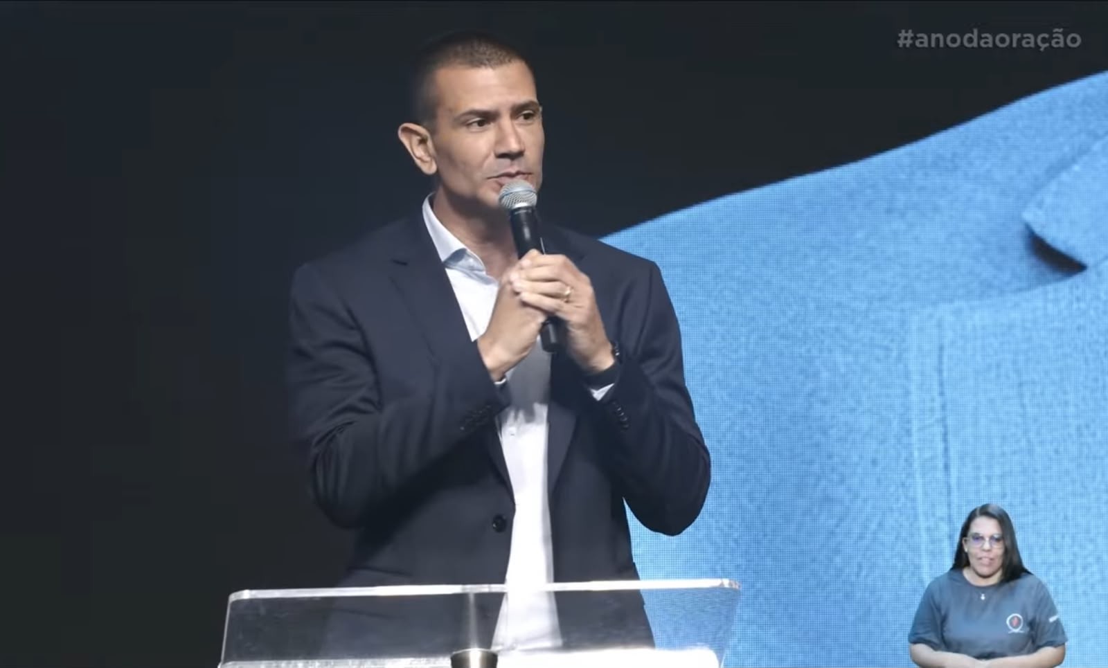 Douglas Ruas vai a culto na igreja de Malafaia, ex-aliado de Paes, e pede ‘oração pelo Rio de Janeiro e pelo Brasil’