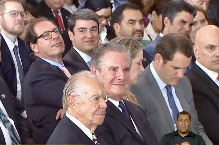 Collor volta ao Planalto, mas é ignorado em discursos de Lula, Dino e ...