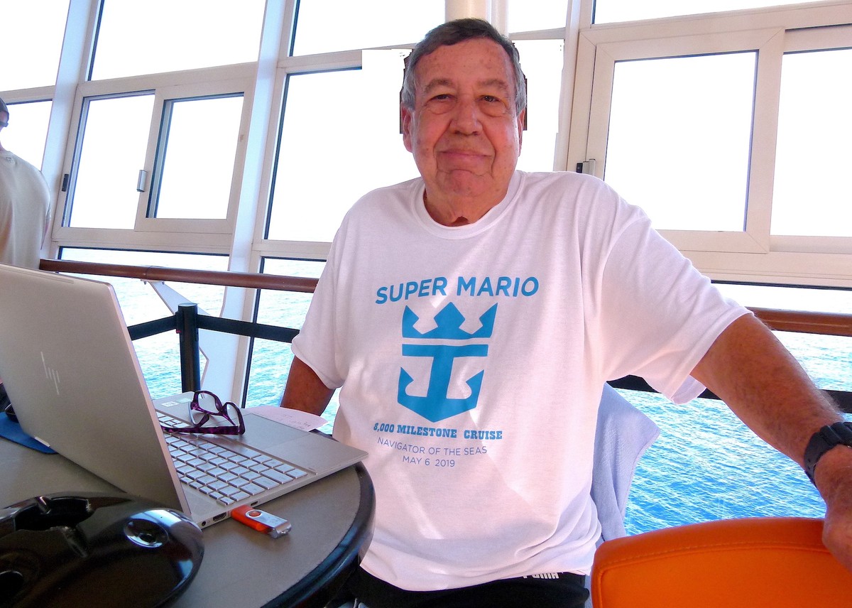 Conheça o Empresário que Vive de Cruzeiro em Cruzeiro há 25 Anos e Já Gastou Milhões