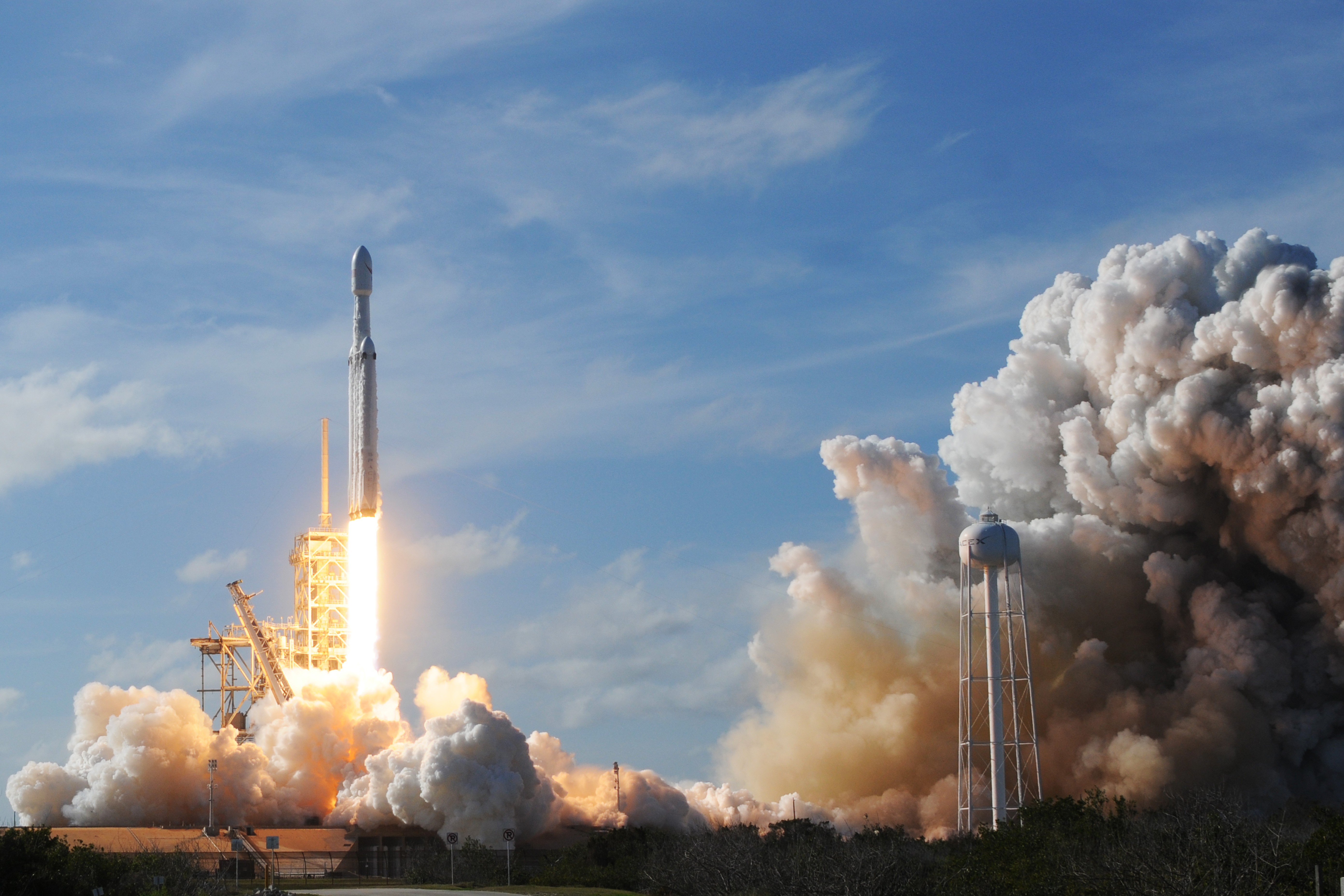 Corrida pela oferta inicial das ações da Space X, empresa de