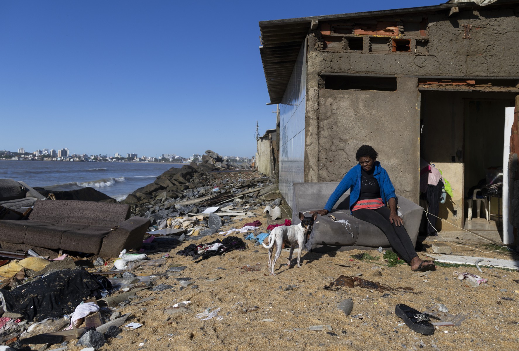 Favela do Estado do Rio é engolida pelo mar; conheça a história da Fronteira e saiba onde fica  - QTU Questões do Universo