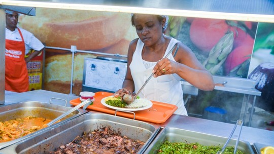 Feijoada e dobradinha: saiba os pratos mais pedido nos restaurantes populares do Rio 