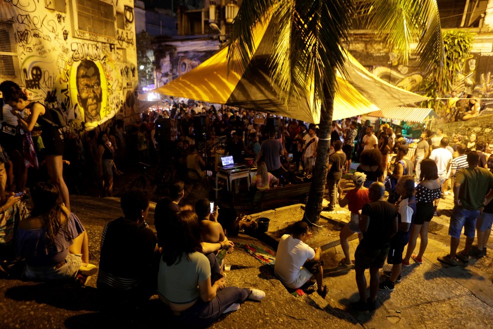Samba na Pedra do Sal — Foto: Alexandre Cassiano