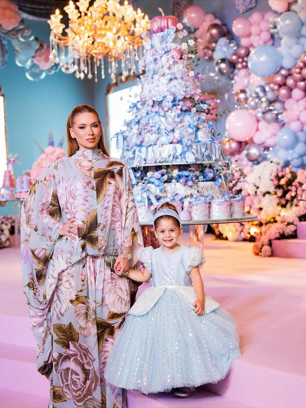 Look floral de Virgínia Fonseca em festa da filha gerou debate na web — Foto: Divulgação Rodolfo Santos