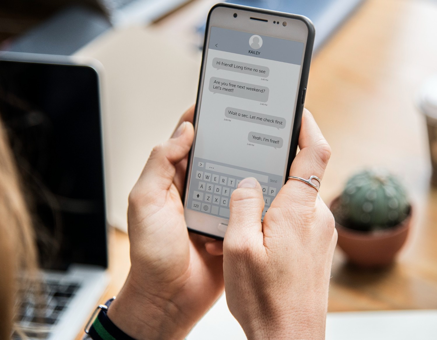 SMS se firma como base da comunicação empresarial - QTU Questões do Universo