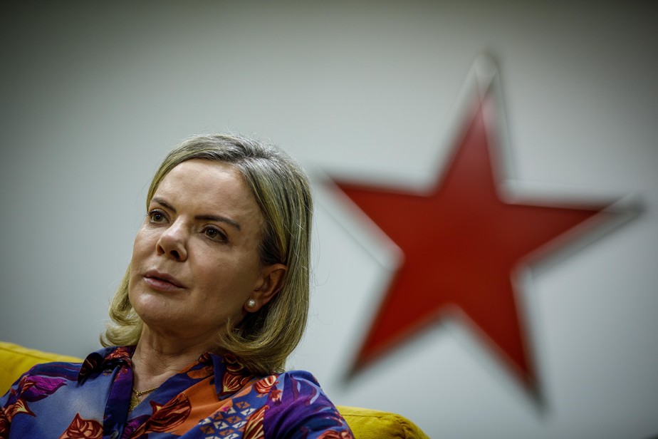 Gleisi Hoffmann: 'R$ 53 bilhões em emendas parlamentares é um ultraje'