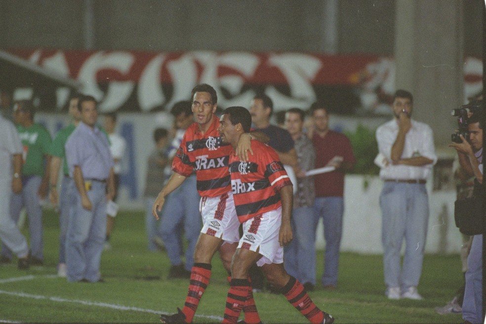 Romário and Edmundo for Flamengo in 1995; The duo participated in a fight against Velez during the Supercopa Libertadores — Photo: Jorge Williams/Acervo O Globo
