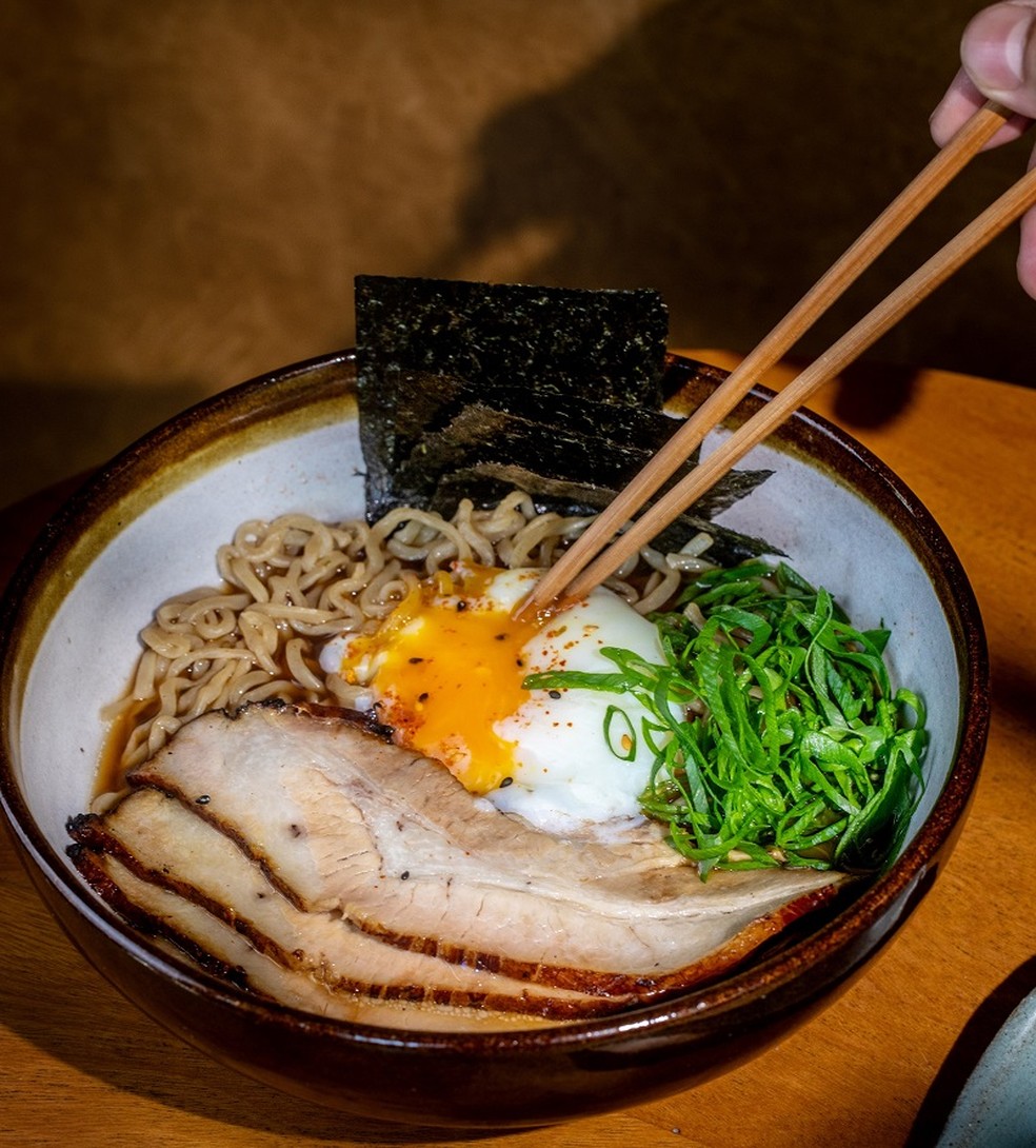 Elena: ramen com ovo perfeito — Foto: Divulgação / Foto de Tomás Rangel