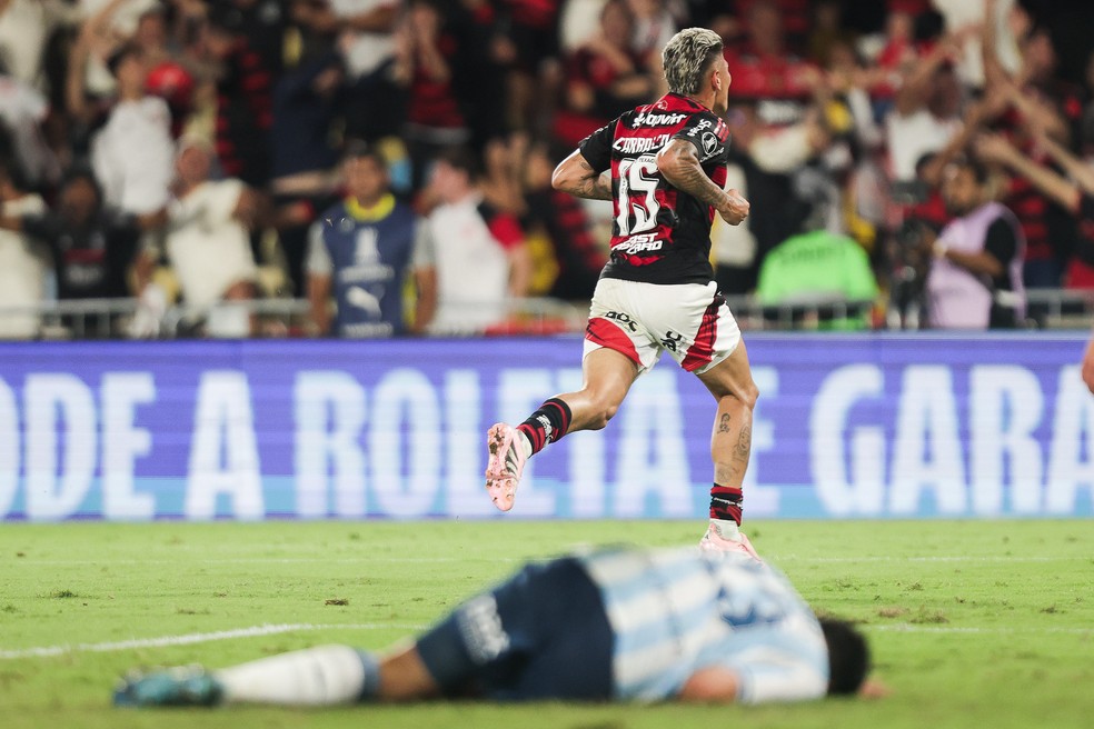 Carrascal em Flamengo x Racing, no Maracanã, pela semifinal da Libertadores 2025 — Foto: Gilvan de Souza / Flamengo