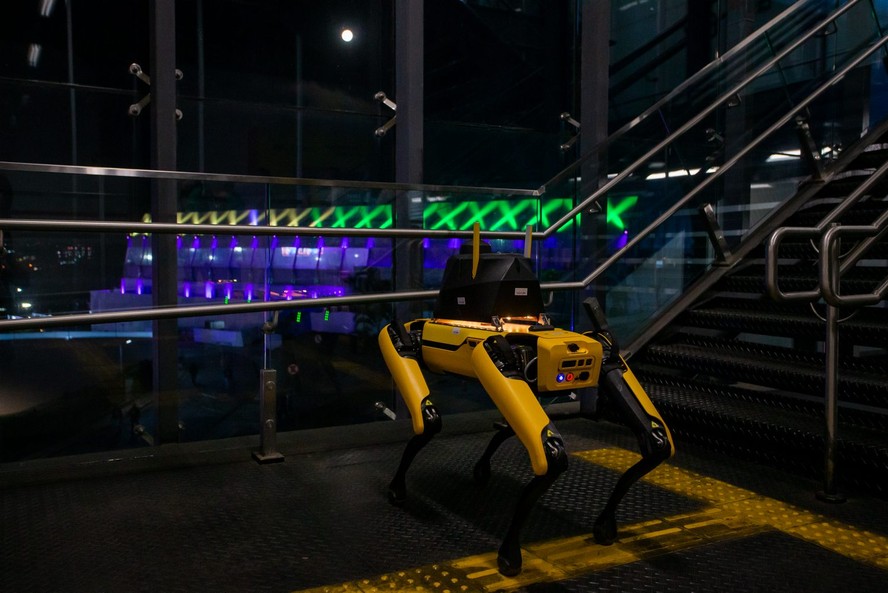 Cão-robô: um dos apetrechos de segurança do The Town