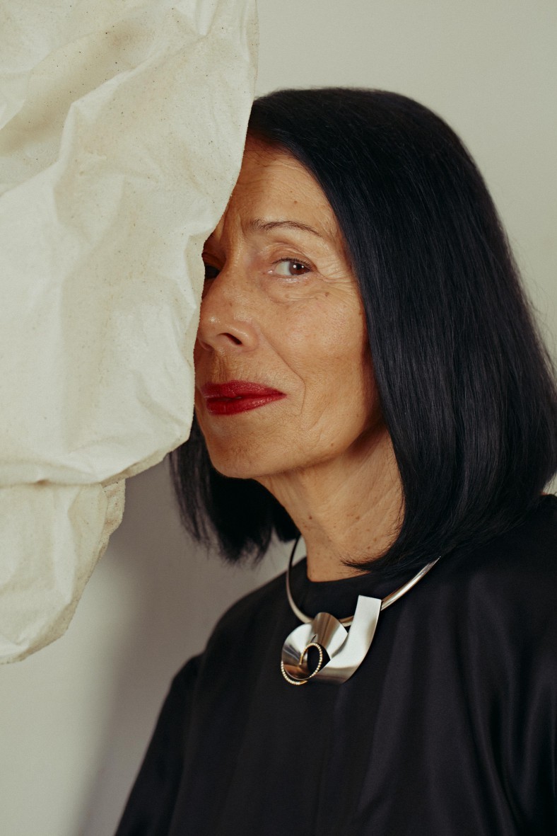 Iole de Freitas inaugura exposição em SP e inspira coleção de joias: ‘Quero ampliar minha linguagem plástica’