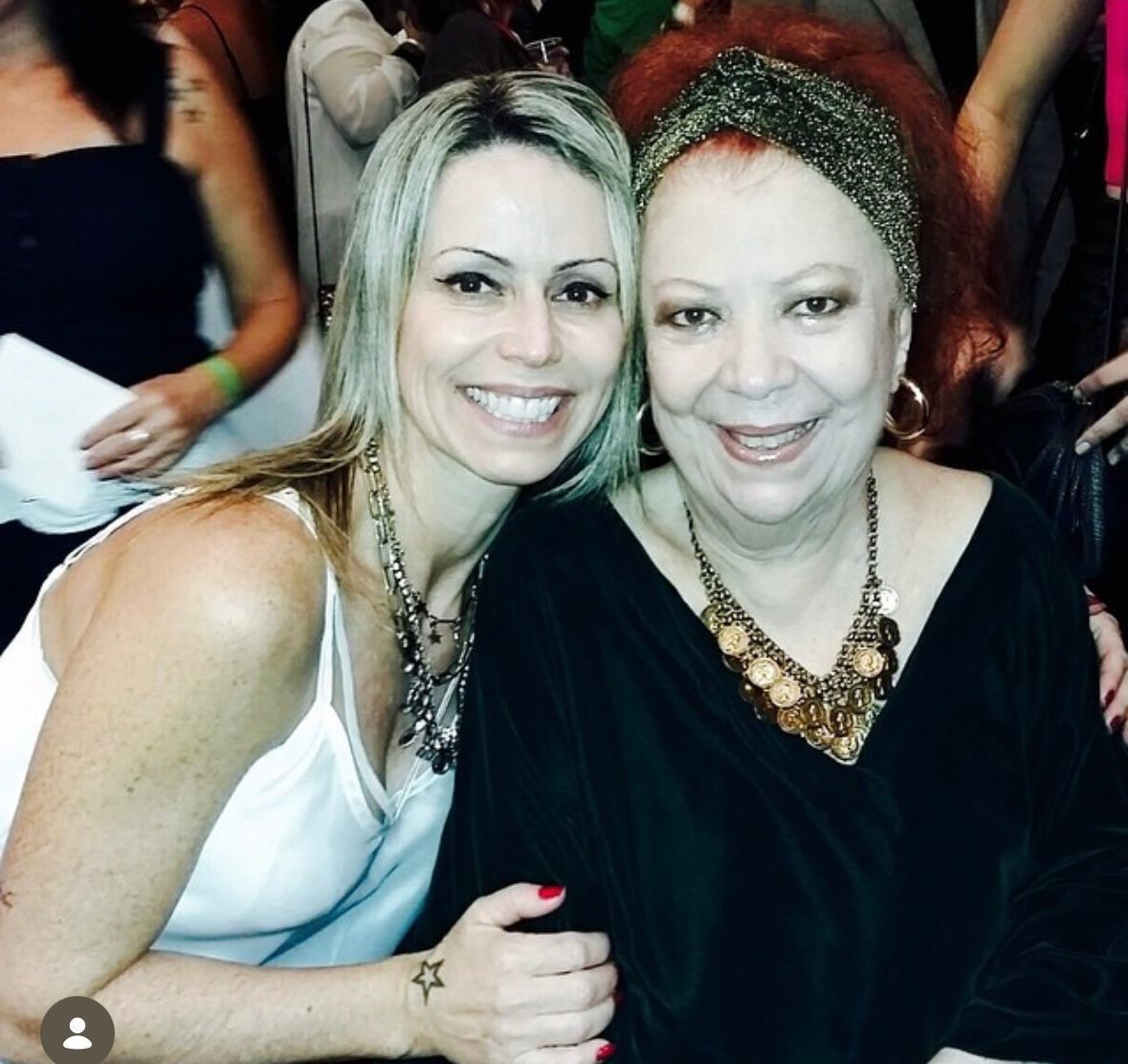 Nos 80 anos de Beth Carvalho, sobrinha leva ao palco histórias e sucessos da madrinha