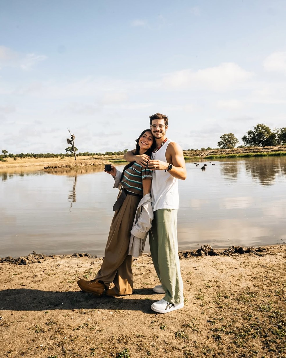 Sabrina Sato e Nicolas Prattes viveram experiência inesquecível de fazer safári na savana sul-africana — Foto: Reprodução Instagram