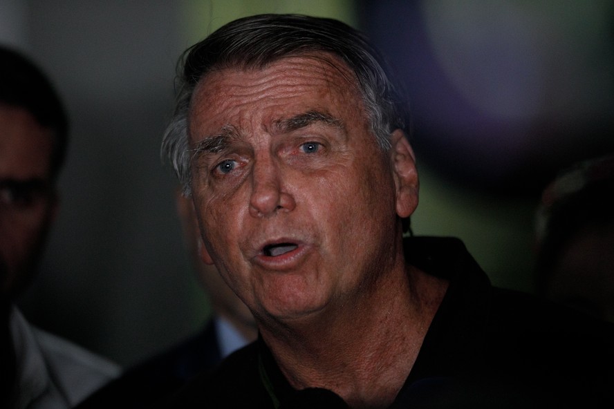 Bolsonaro volta a minimizar trama golpista e fala sobre risco de pris&atilde;o:  'Se me botar na cadeia, &eacute; abuso de autoridade'