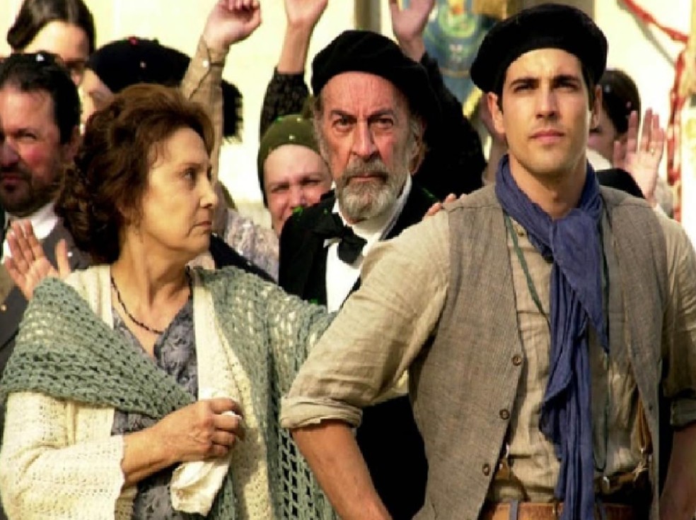 Raul Cortez, Reynaldo Gianecchini e Eva Wilma em Esperança (2002) — Foto: Divulgação